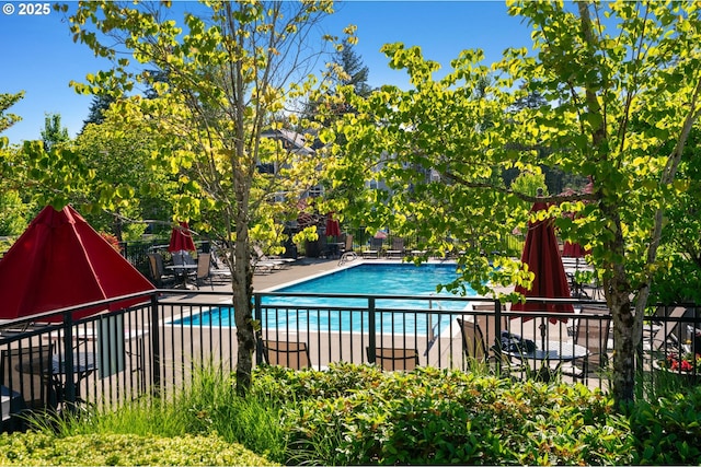 16085 SE Kingbird Dr, Clackamas, OR 97015 - community pool featuring a patio
