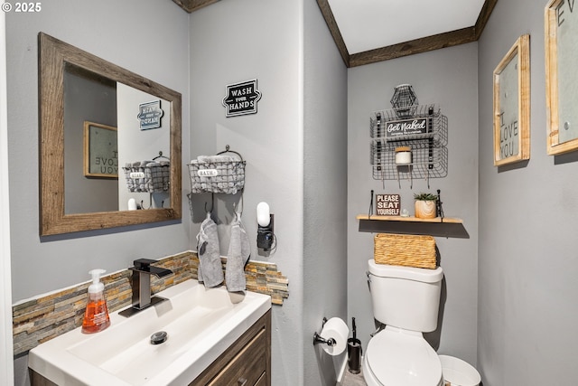 816 SW Chablis Ct, Dundee, OR 97115 - half bathroom featuring toilet and vanity