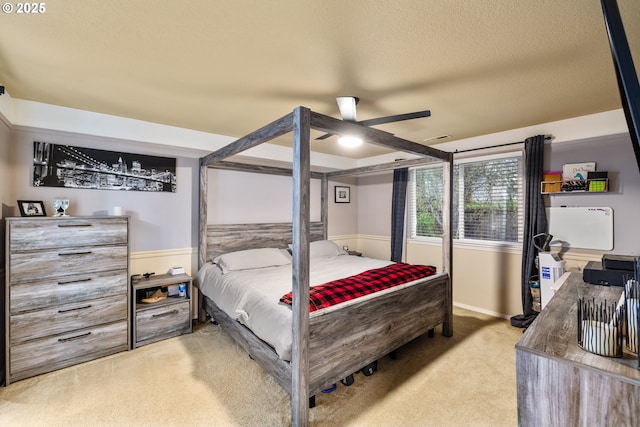 816 SW Chablis Ct, Dundee, OR 97115 - bedroom with carpet flooring, a ceiling fan, and a textured ceiling