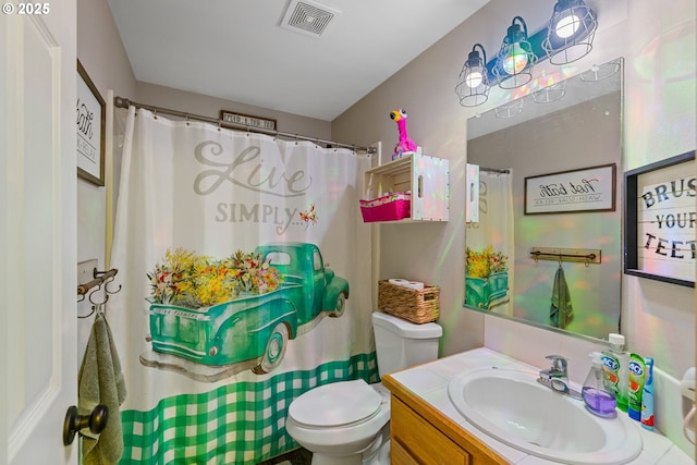 816 SW Chablis Ct, Dundee, OR 97115 - bathroom with toilet, vanity, and a shower with curtain