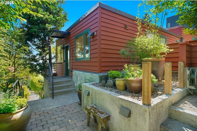 view of home's exterior