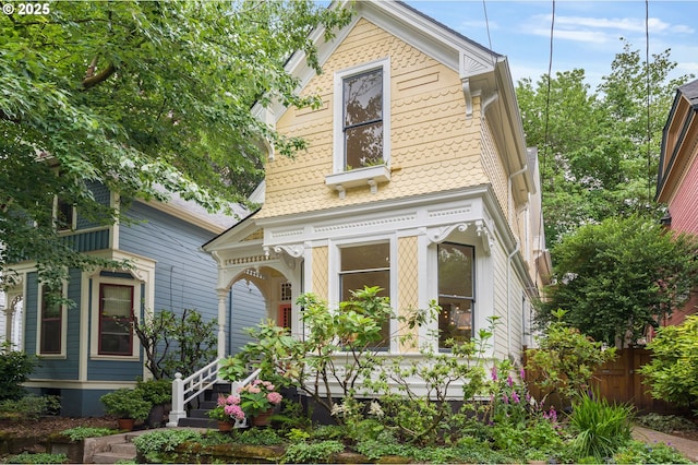 1720 NW Hoyt St, Portland, OR 97209 - view of victorian home