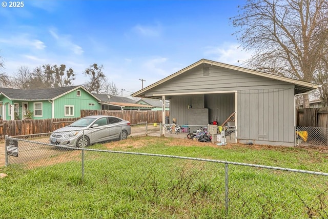 exterior space featuring a lawn