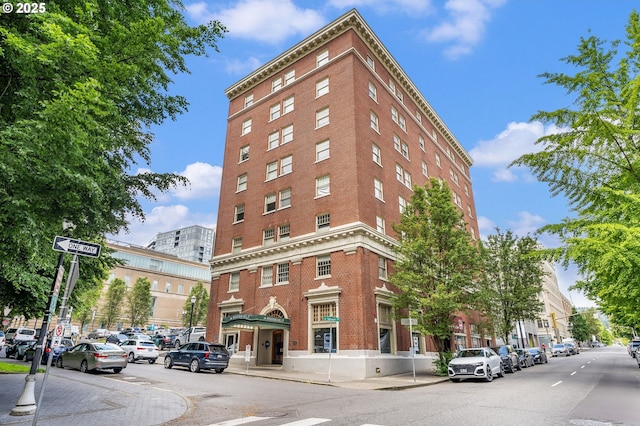 1005 SW Park Ave Unit 607, Portland, OR 97205 - view of building exterior