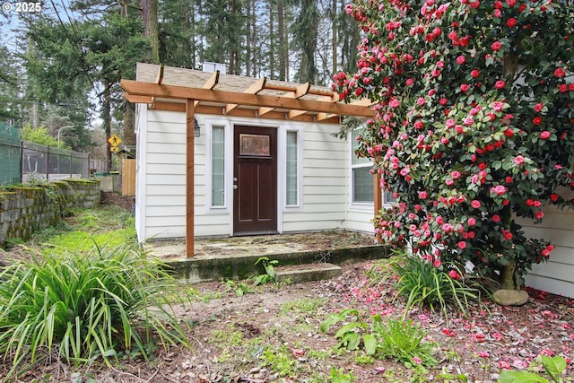 8535 SW Oleson Rd, Portland, OR 97223 - view of outdoor structure with fence