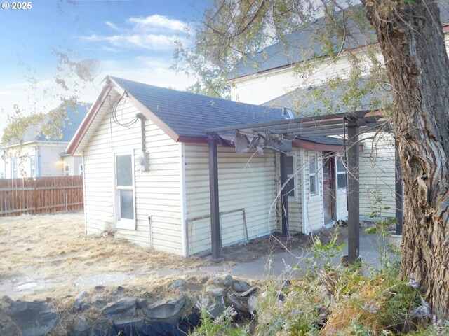 view of home's exterior