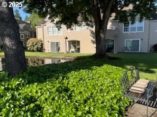 8515 SW Curry Dr Unit D, Wilsonville, OR 97070 - view of green lawn