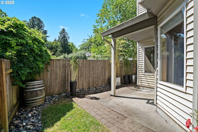 6309 NE 45th Ave, Portland, OR 97218 - view of patio / terrace