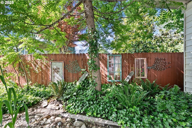 1112 S 6th St, Cottage Grove, OR 97424 - view of fenced backyard