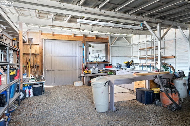 1112 S 6th St, Cottage Grove, OR 97424 - garage with a workshop area