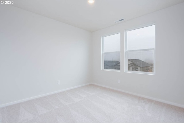 2990 T St, Springfield, OR 97477 - empty room featuring light carpet, recessed lighting, and lofted ceiling