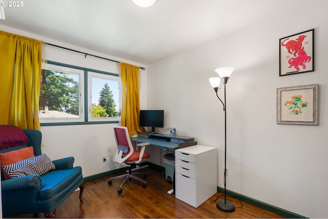 14511 NE Brazee Ct, Portland, OR 97230 - office area with wood finished floors and baseboards