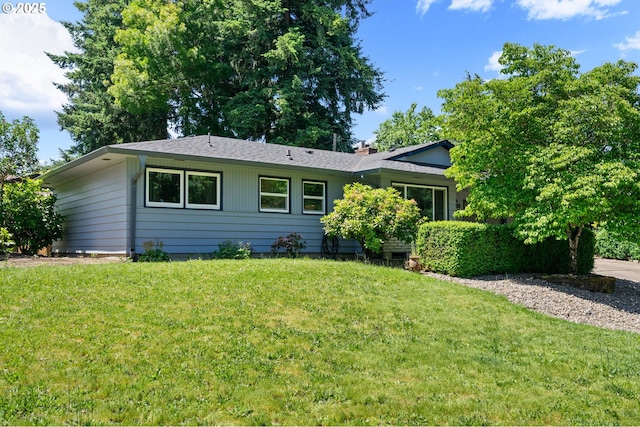 14511 NE Brazee Ct, Portland, OR 97230 - single story home featuring a front yard