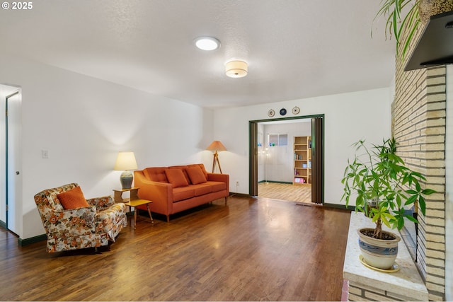 14511 NE Brazee Ct, Portland, OR 97230 - living room featuring wood finished floors and baseboards