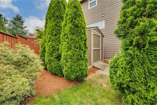 1551 S 14th Cir, Ridgefield, WA 98642 - view of yard featuring a storage unit