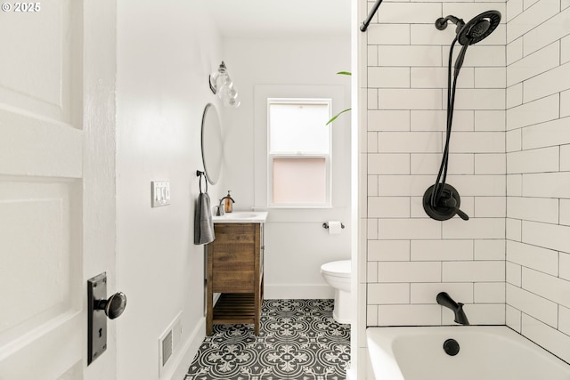2340 SW Dolph Ct, Portland, OR 97219 - full bath featuring vanity, toilet, shower / washtub combination, baseboards, and tile patterned floors