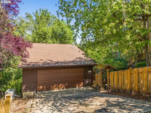 6416 SW 33rd Pl, Portland, OR 97239 - view of garage