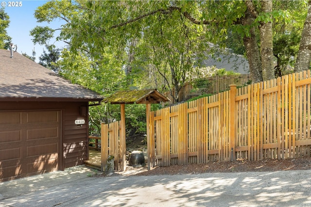 6416 SW 33rd Pl, Portland, OR 97239 - view of gate