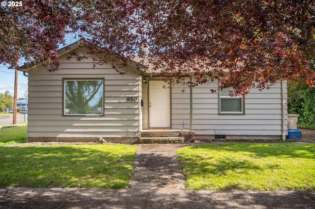 950 7th Ave SE, Albany, OR 97321 - ranch-style house featuring a front yard