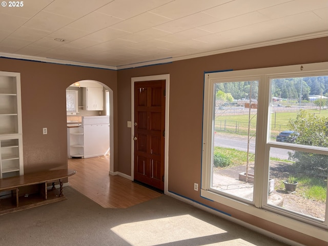 76464 High St, Oakridge, OR 97463 - carpeted entryway with arched walkways and ornamental molding