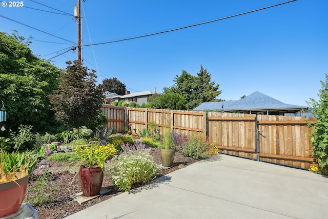 1900 E 10th St, The Dalles, OR 97058 - view of patio / terrace