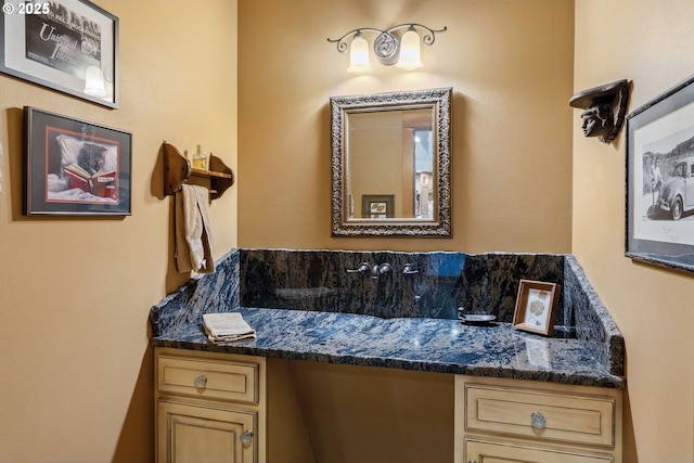 4069 Post Canyon Dr, Hood River, OR 97031 - bathroom with vanity