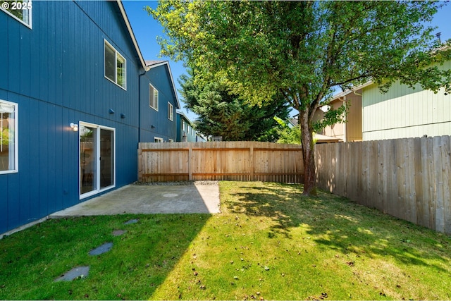 1608 NE 154th St, Vancouver, WA 98686 - view of yard featuring a patio area