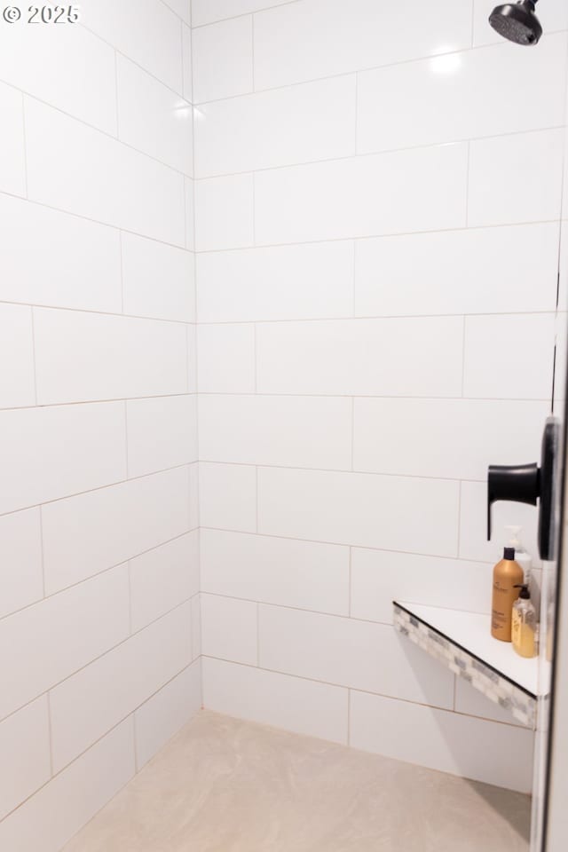 665 Browndell Ln, Stanfield, OR 97875 - bathroom with tiled shower