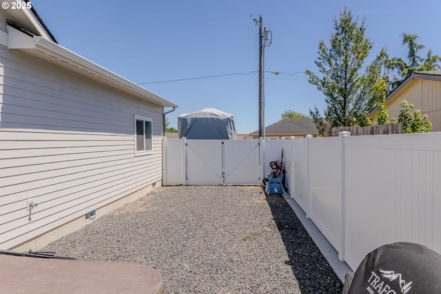 665 Browndell Ln, Stanfield, OR 97875 - view of yard featuring a gate