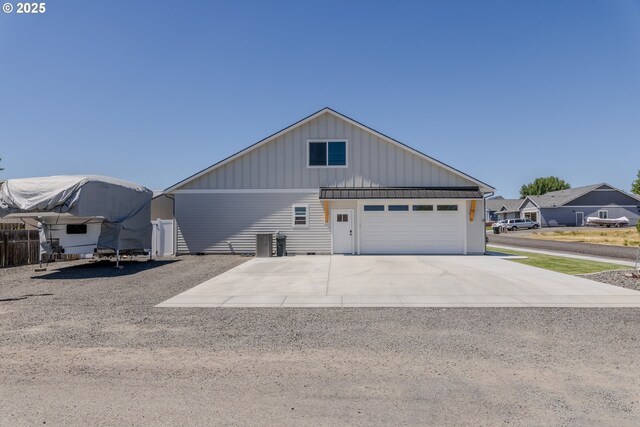 665 Browndell Ln, Stanfield, OR 97875 - view of front of home featuring board and batten siding and concrete driveway