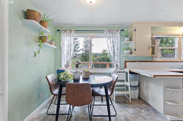 3505 Donald St, Eugene, OR 97405 - dining area with a textured wall