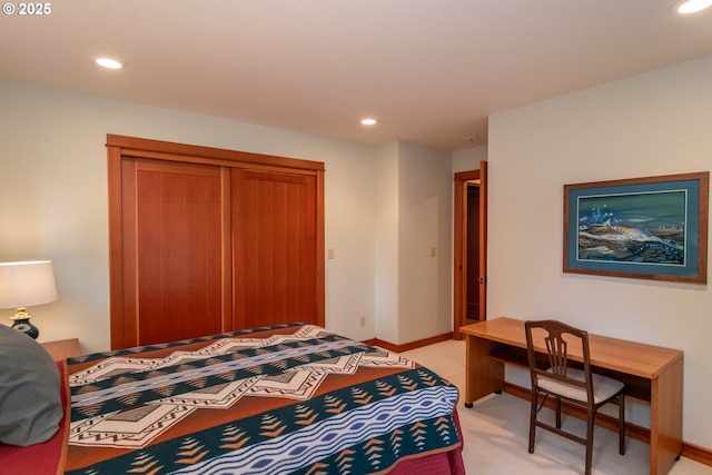 390 Singing Waters Rd, Winchester, OR 97495 - bedroom featuring recessed lighting, light carpet, and baseboards