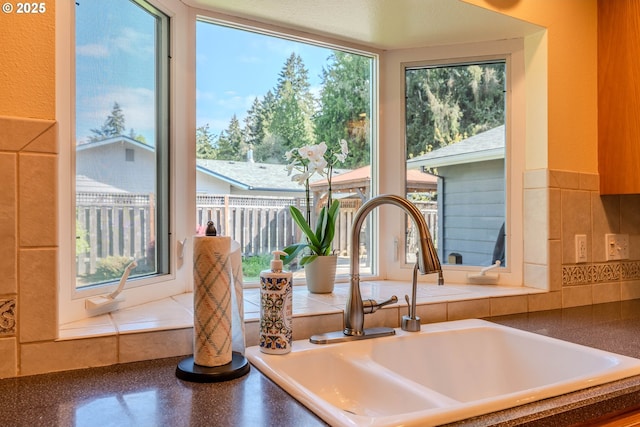 room details featuring a sink