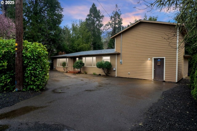 1541 Buckhorn Rd, Roseburg, OR 97470 - view of front of home with driveway