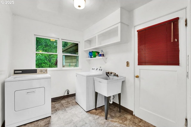1541 Buckhorn Rd, Roseburg, OR 97470 - washroom featuring washing machine and clothes dryer and baseboards