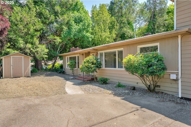 1541 Buckhorn Rd, Roseburg, OR 97470 - view of front of property featuring a chimney and a patio