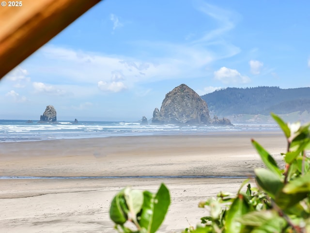 3764 Pacific Ave, Cannon Beach, OR 97110 - water view featuring local beach