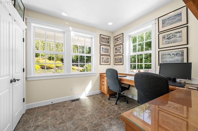 33525 Beerman Creek Ln, Seaside, OR 97138 - home office featuring baseboards and recessed lighting