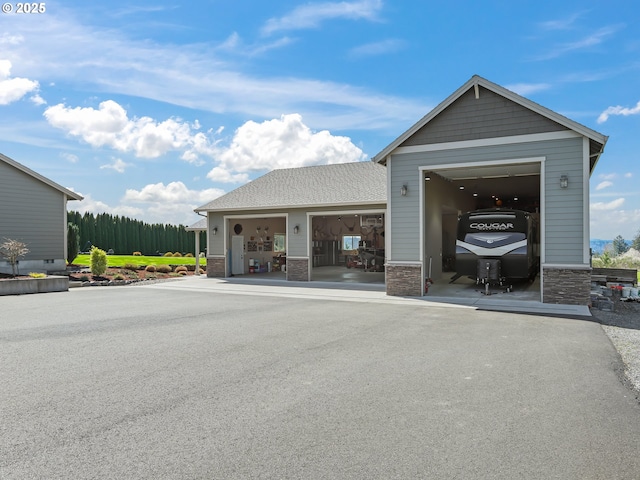 29349 SE Sunview Ln, Estacada, OR 97023 - garage featuring driveway