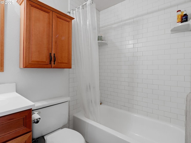 full bathroom featuring shower / tub combo with curtain, vanity, and toilet