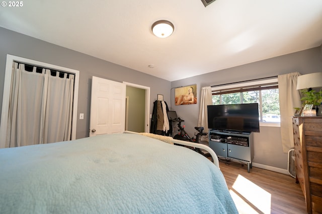 20131 Bridge Creek Rd SE, Silverton, OR 97381 - bedroom with wood finished floors and baseboards