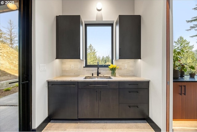 725 NW Angel Heights Rd, Stevenson, WA 98648 - bar with backsplash and a sink