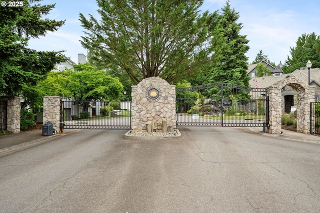 525 Springtree Ln, West Linn, OR 97068 - view of gate