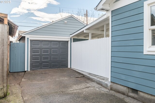 3153 Florida St, Longview, WA 98632 - view of garage