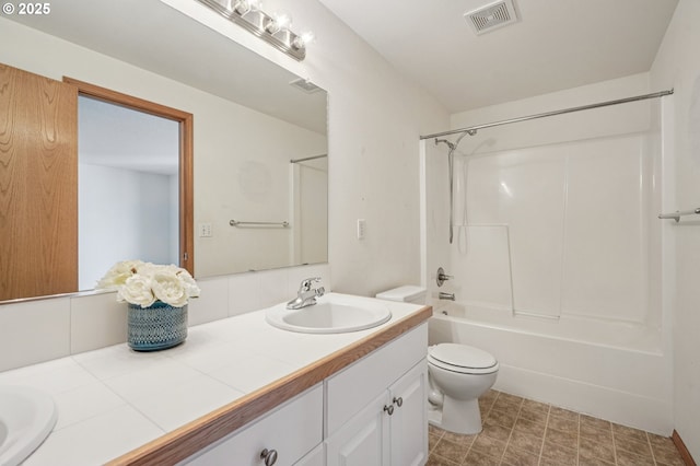5661 J St, Washougal, WA 98671 - full bath with double vanity, toilet, and shower / tub combination