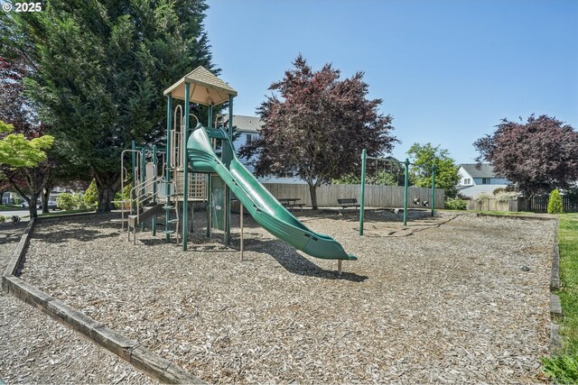 5661 J St, Washougal, WA 98671 - view of communal playground