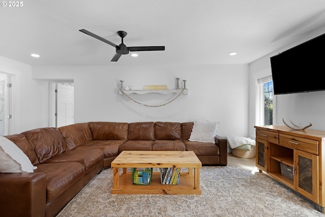 1069 Little Valley Rd, Roseburg, OR 97471 - living area featuring a ceiling fan and recessed lighting