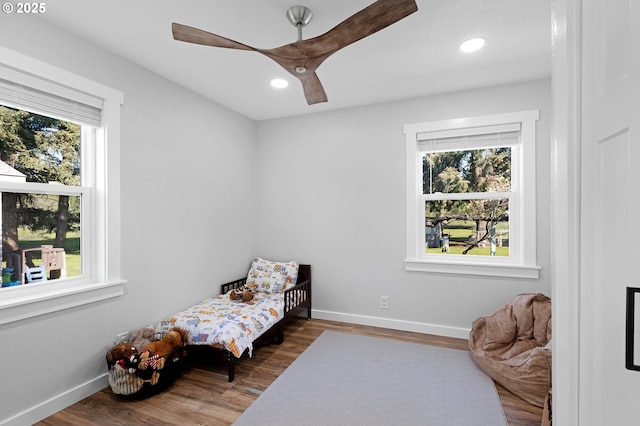 1069 Little Valley Rd, Roseburg, OR 97471 - living area featuring ceiling fan, plenty of natural light, wood finished floors, and recessed lighting