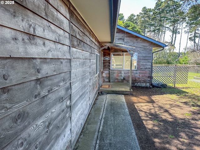 1260 Jackson Ave, Bandon, OR 97411 - entrance to property