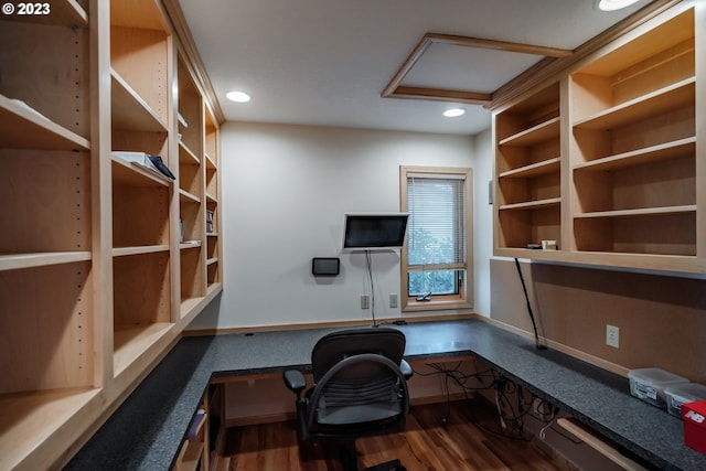 10845 Brateng Rd, Monmouth, OR 97361 - home office featuring built in study area, dark wood-style floors, recessed lighting, and baseboards